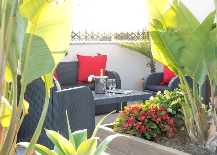 Appartement Plaza Cavana 5 *